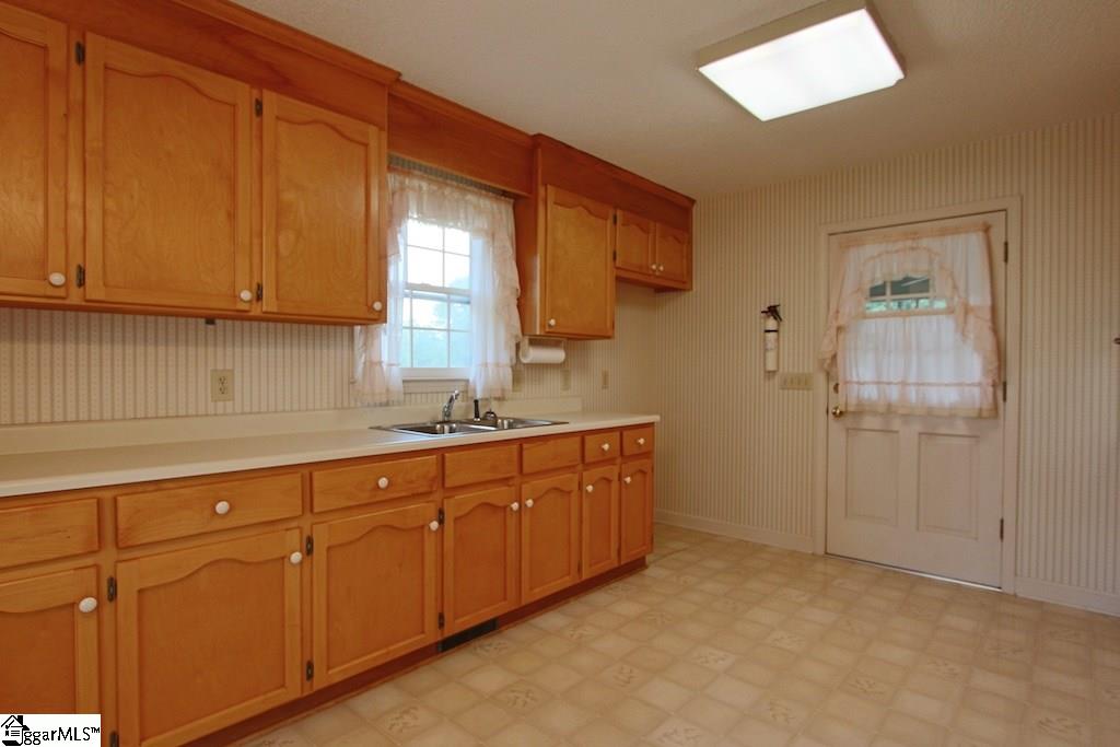 312 North Suber Road Greer, SC 29651 - Photo 15 of 21