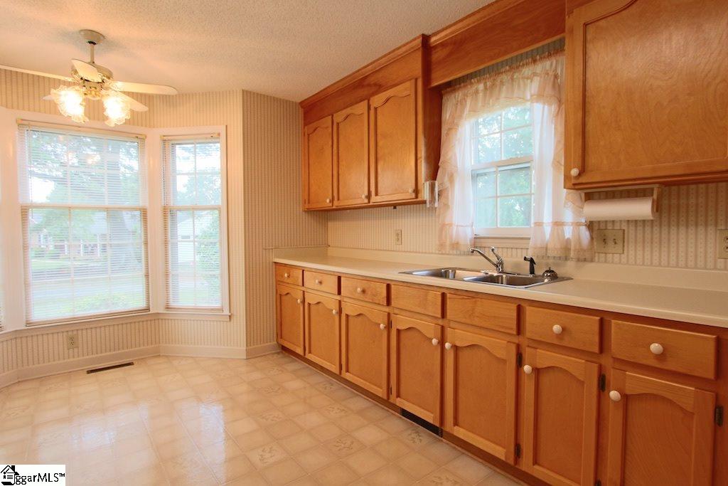 312 North Suber Road Greer, SC 29651 - Photo 16 of 21