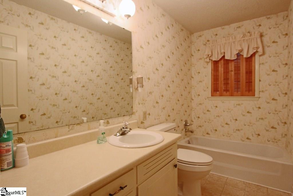 312 North Suber Road Greer, SC 29651 - Photo 7 of 21