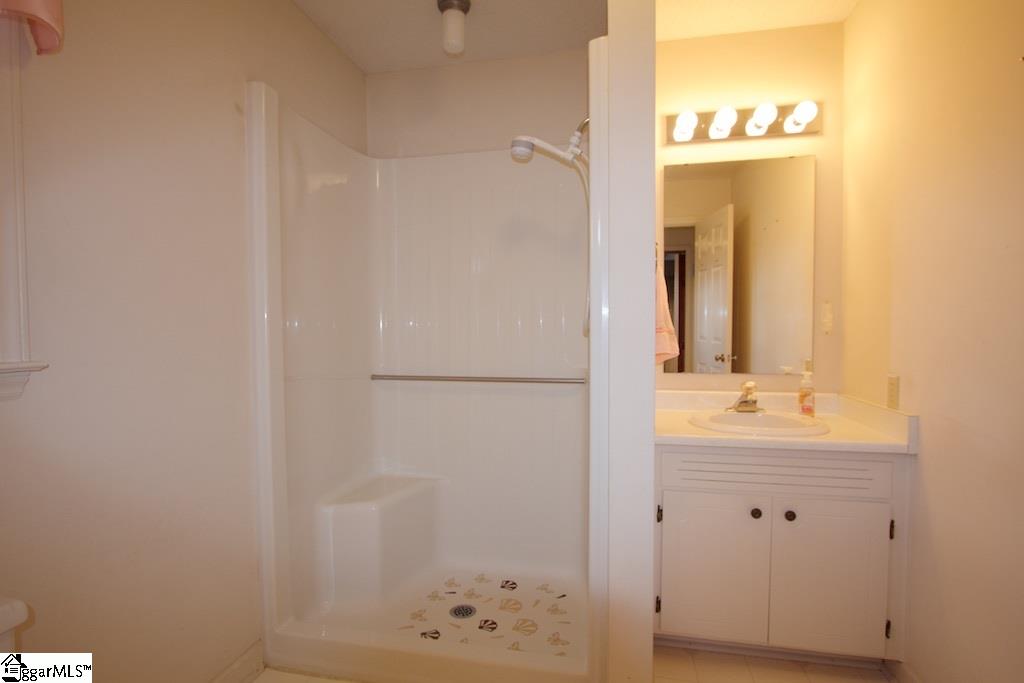 312 North Suber Road Greer, SC 29651 - Photo 8 of 21