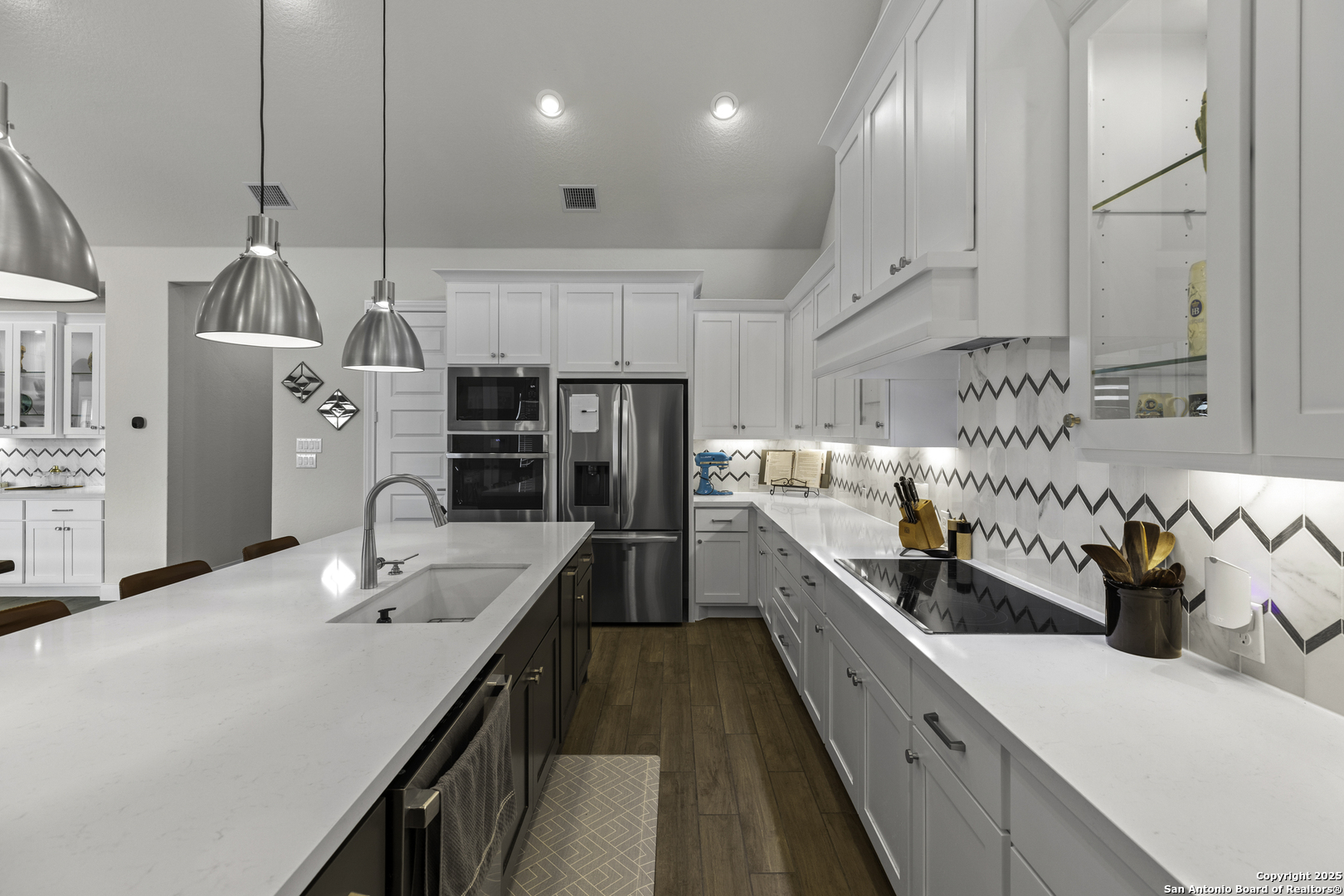 552 Falcon Cove Castroville, TX 78009 - Photo 17 of 41