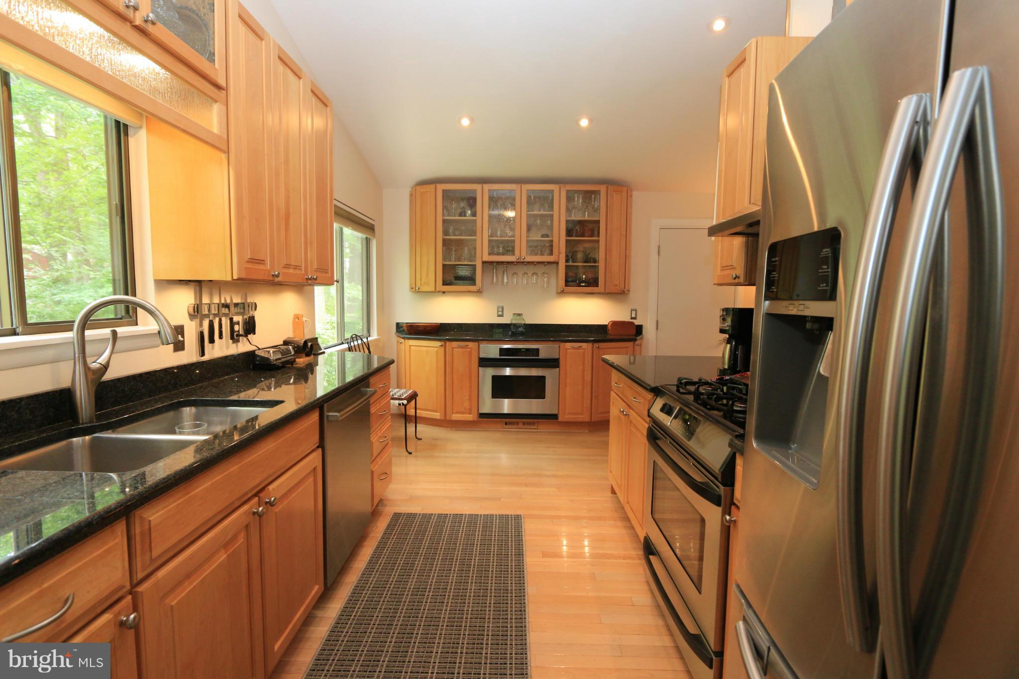 1903 Ramstead Lane Reston, VA 20191 - Photo 8 of 30 Kitchen