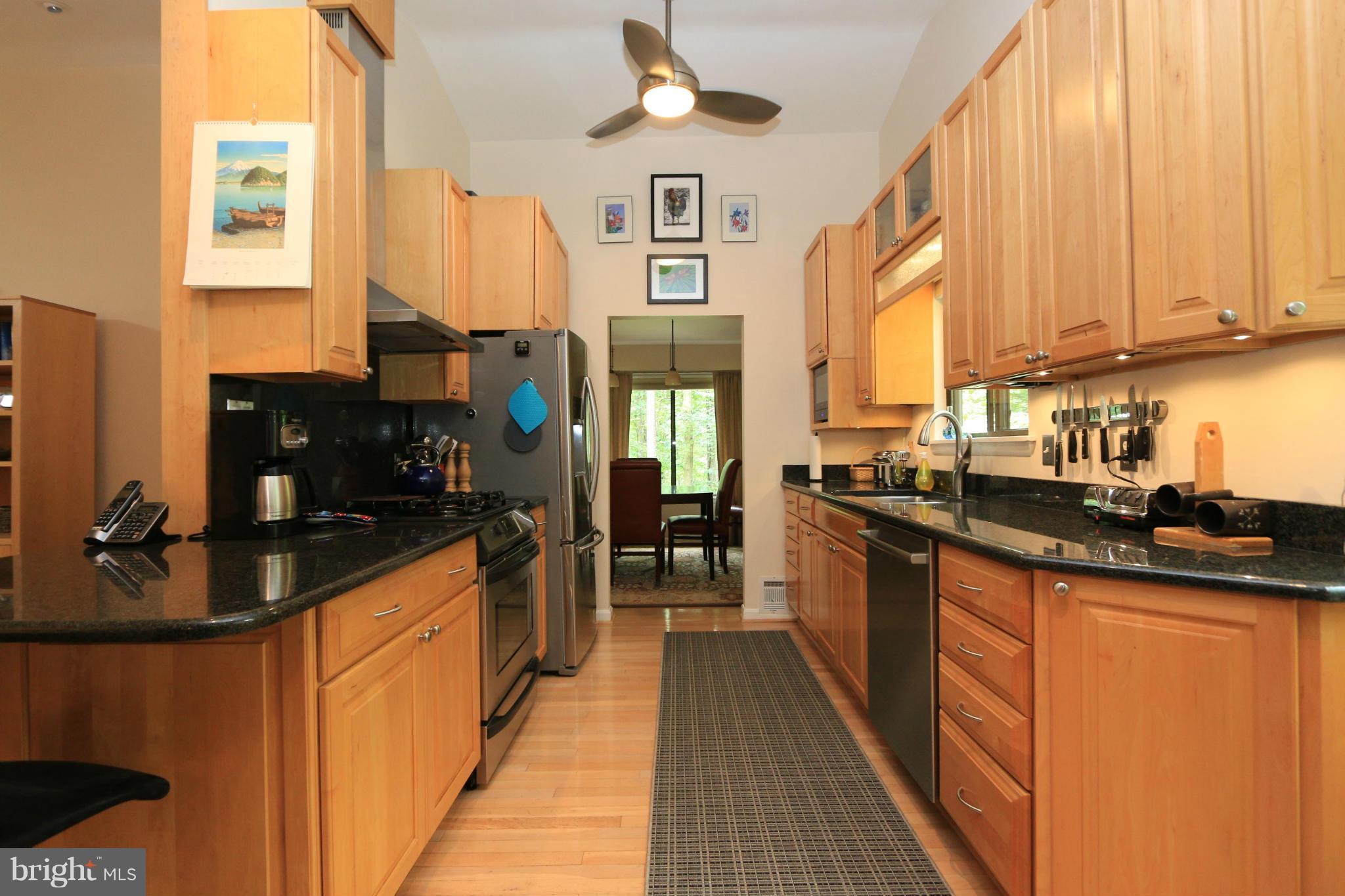 1903 Ramstead Lane Reston, VA 20191 - Photo 9 of 30 Kitchen