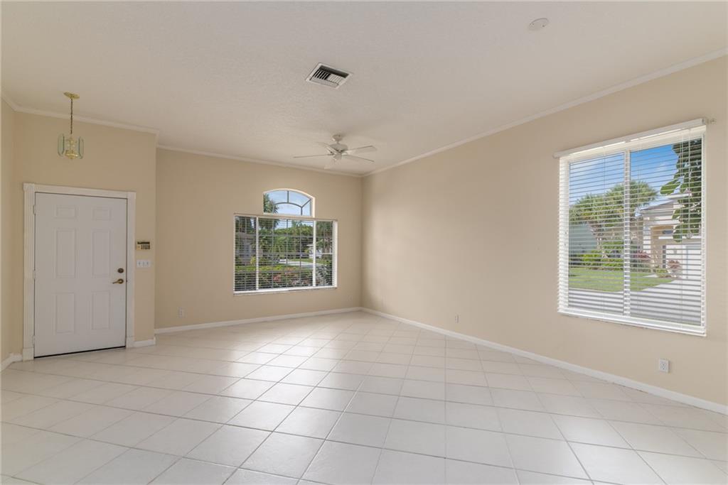 2509 Southeast Springtree Place Stuart, FL 34997 - Photo 4 of 18 Gallery Image 4