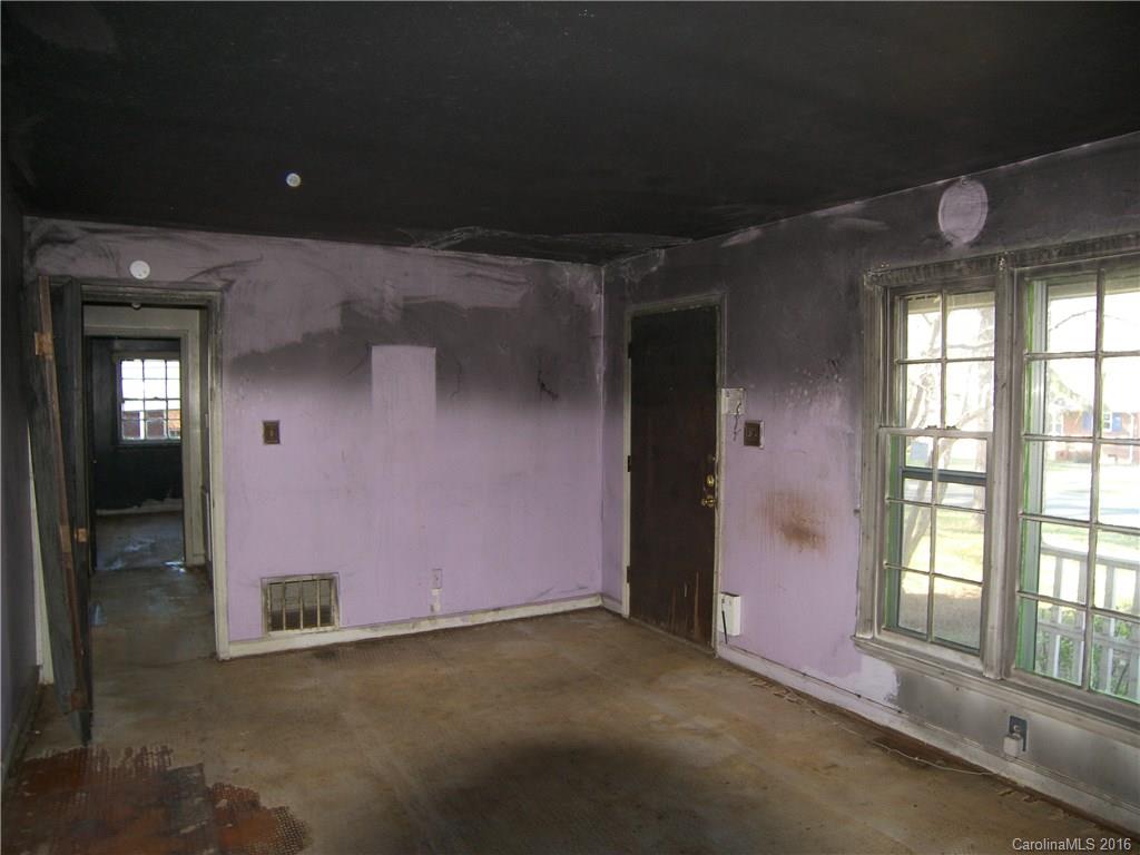4922 Cinderella Road Charlotte, NC 28213 - Photo 3 of 16 Gallery Image 3