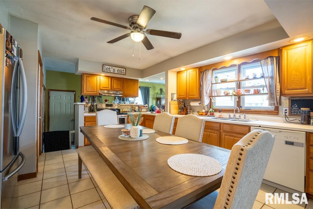 116 Circle Drive Herrin, IL 62948 - Photo 8 of 22