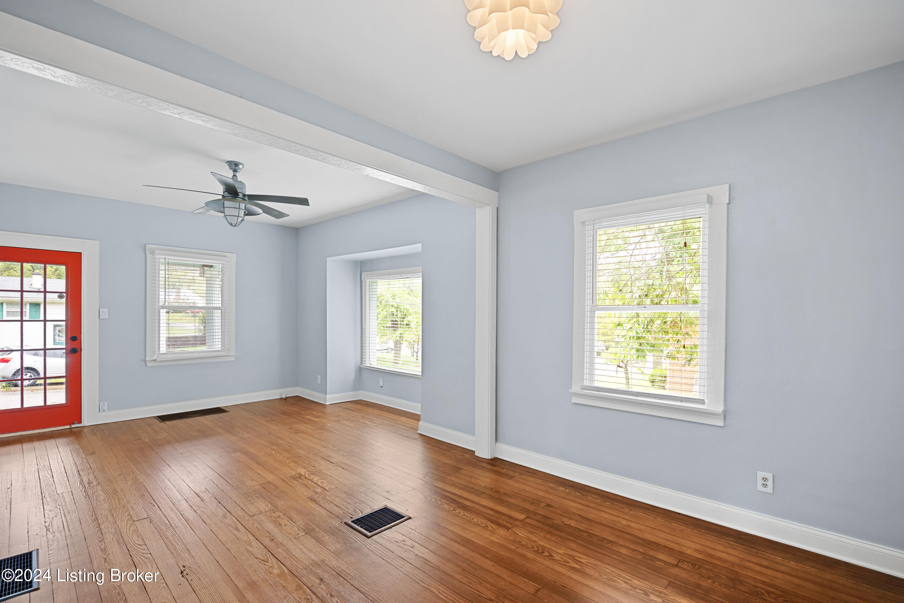 3605 Dell Road Louisville, KY 40299 - Photo 8 of 27 007