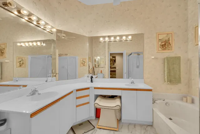 $210,000 | 5379 Verona Drive, Unit H CORNER, Boynton Beach, FL 33437