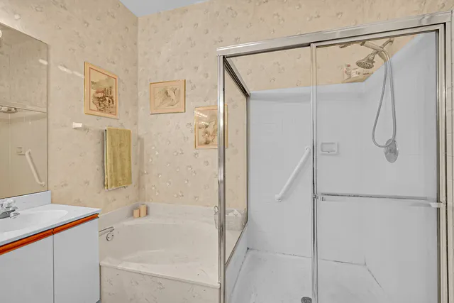 $210,000 | 5379 Verona Drive, Unit H CORNER, Boynton Beach, FL 33437