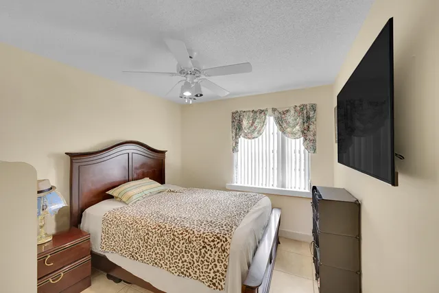 $210,000 | 5379 Verona Drive, Unit H CORNER, Boynton Beach, FL 33437