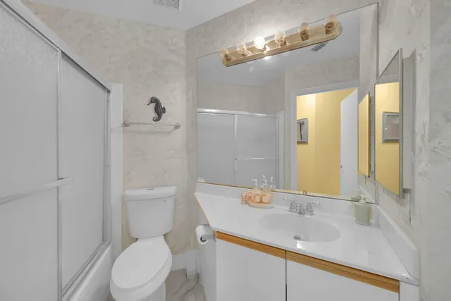 $210,000 | 5379 Verona Drive, Unit H CORNER, Boynton Beach, FL 33437