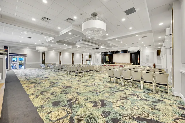 $210,000 | 5379 Verona Drive, Unit H CORNER, Boynton Beach, FL 33437