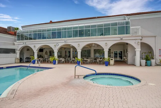 $210,000 | 5379 Verona Drive, Unit H CORNER, Boynton Beach, FL 33437