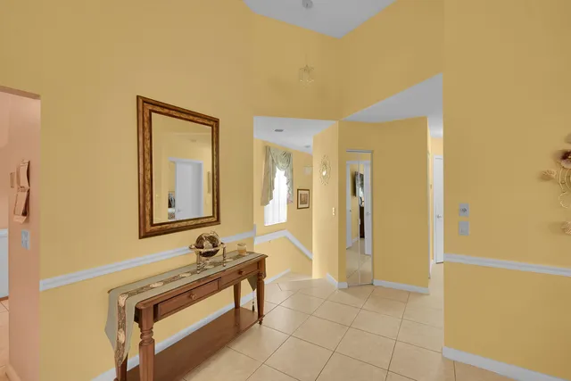 $210,000 | 5379 Verona Drive, Unit H CORNER, Boynton Beach, FL 33437