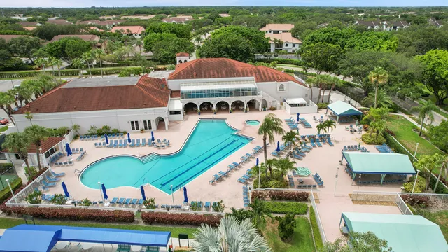 $210,000 | 5379 Verona Drive, Unit H CORNER, Boynton Beach, FL 33437