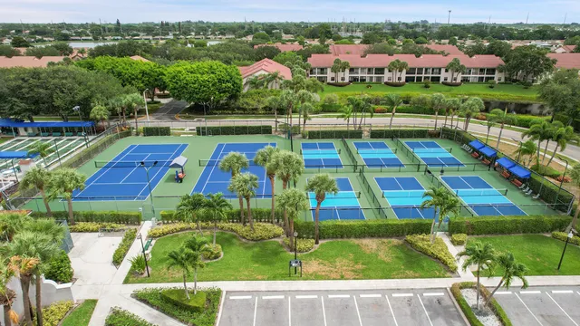 $210,000 | 5379 Verona Drive, Unit H CORNER, Boynton Beach, FL 33437