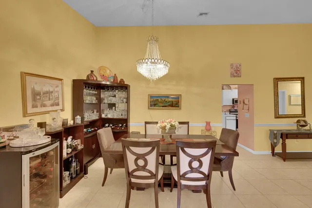 $210,000 | 5379 Verona Drive, Unit H CORNER, Boynton Beach, FL 33437