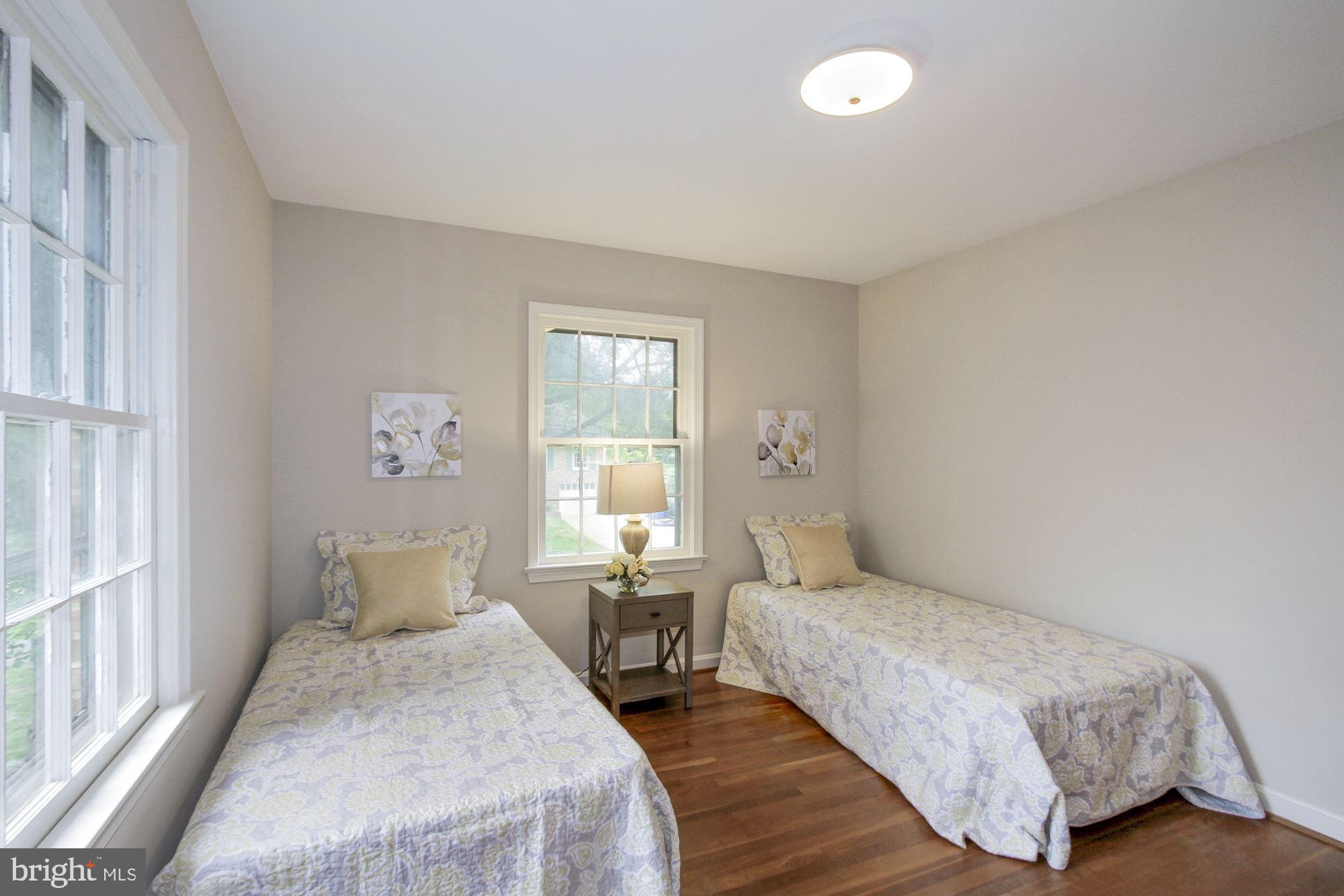 9721 Byeforde Road Kensington, MD 20895 - Photo 23 of 32 Corner Bedroom