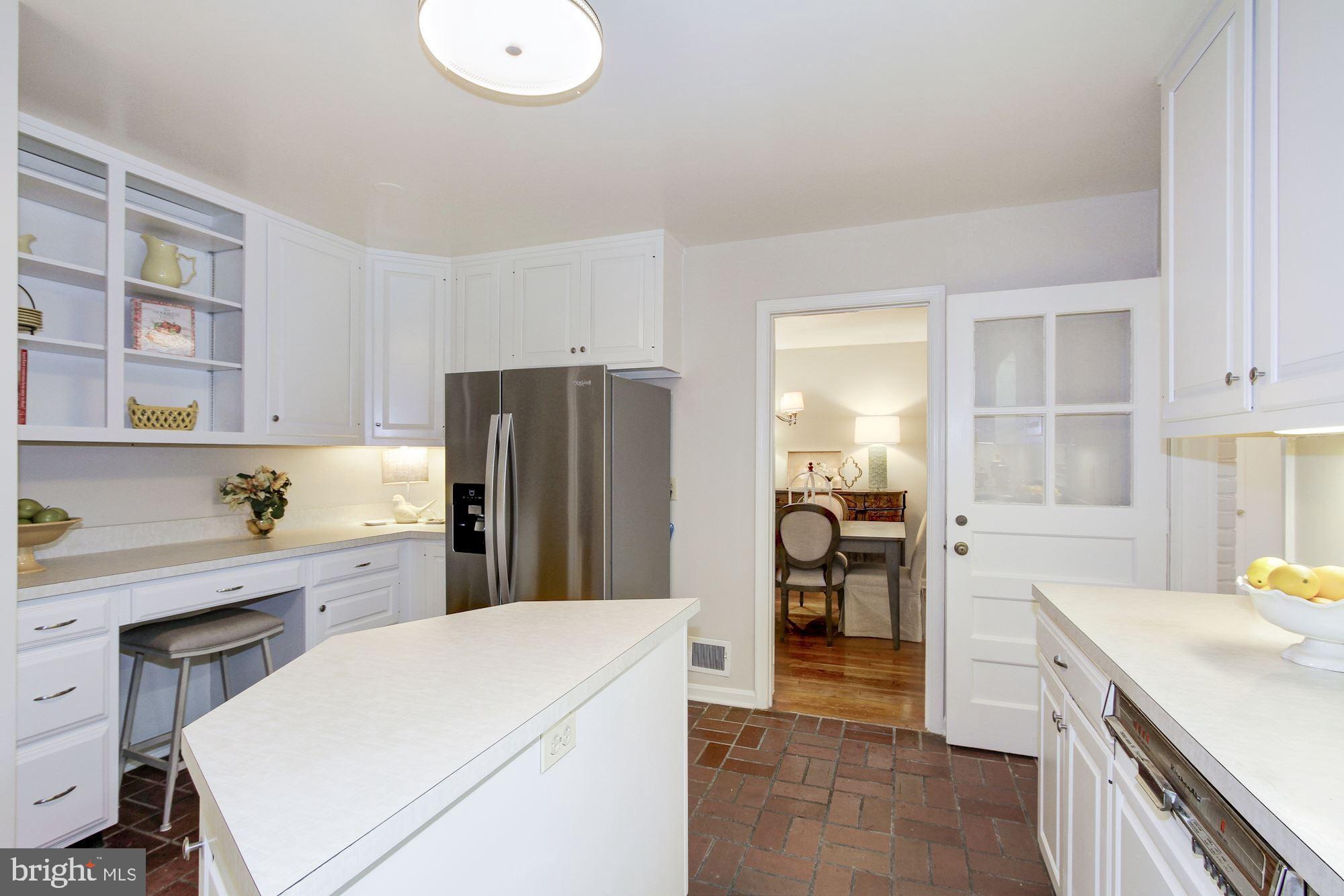 9721 Byeforde Road Kensington, MD 20895 - Photo 10 of 32 Brand New Refrigerator, Lots of Storage