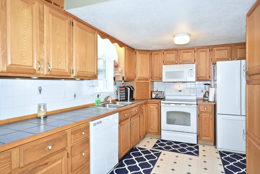 80 Papermill Road Wareham, MA 02576 - Photo 3 of 13
