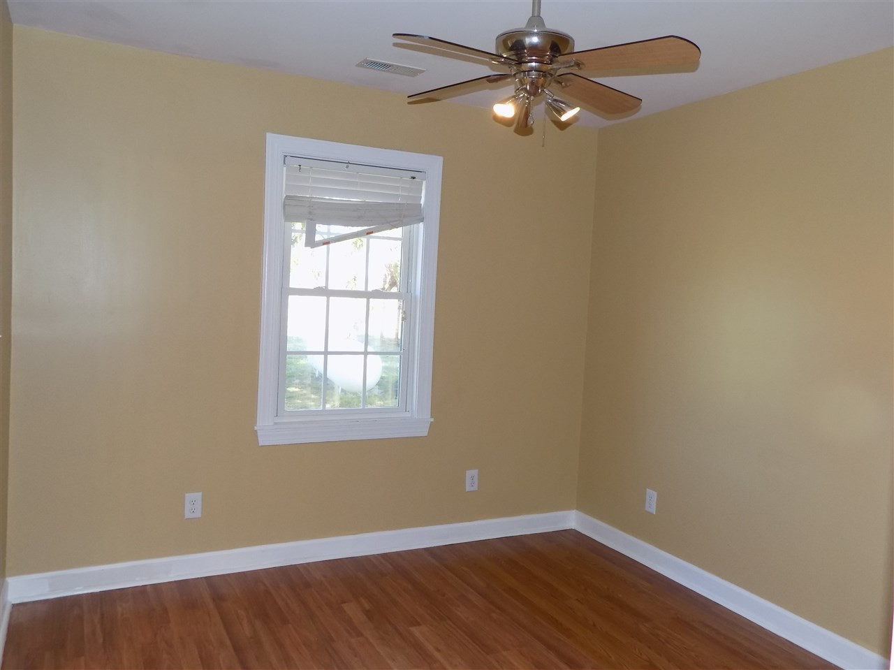 1400 Stephenson Road Benson, NC 27504 - Photo 14 of 23 3rd Bedroom