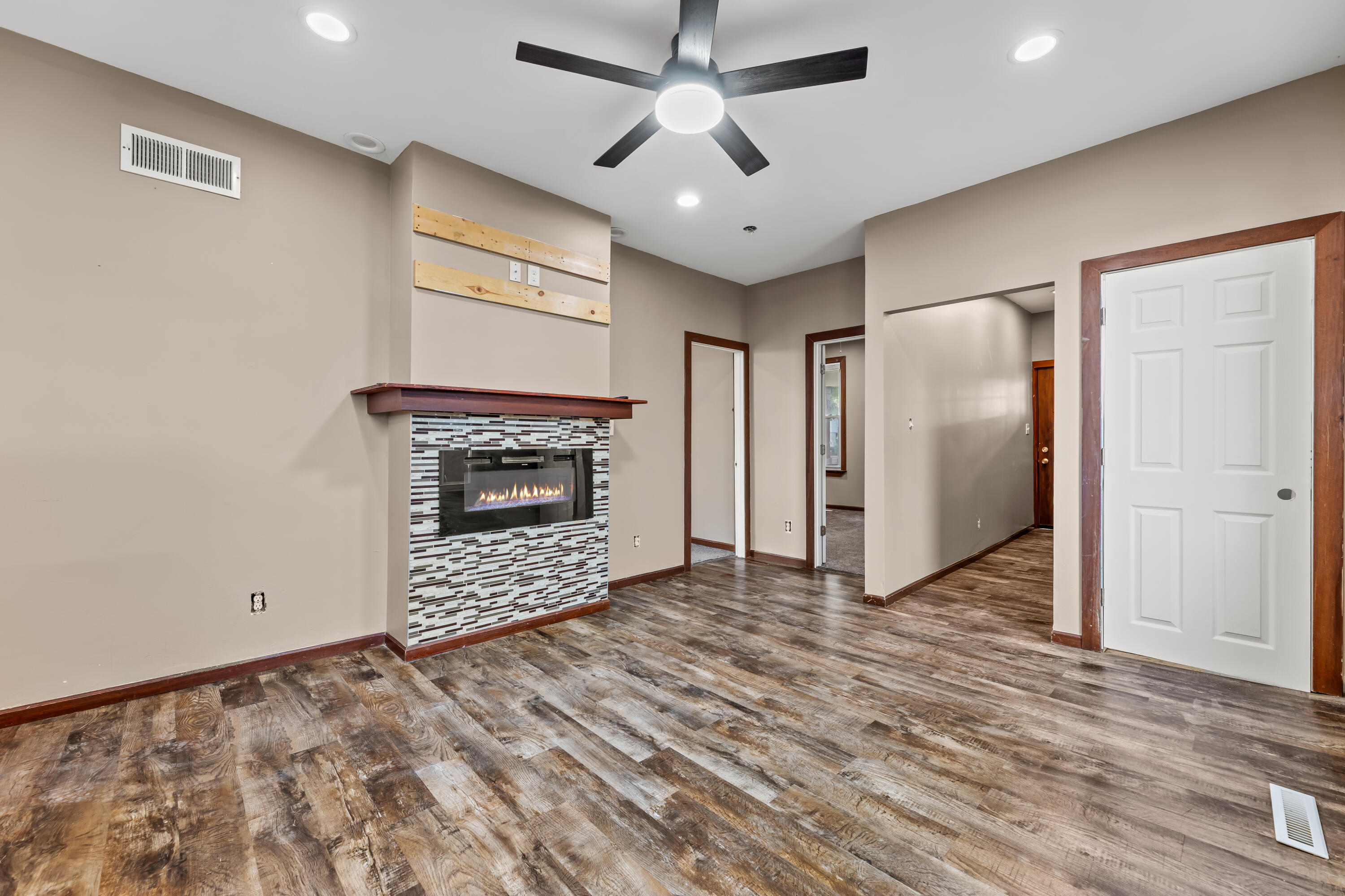 446 North 28th Street, Unit 448 Milwaukee, WI 53208 - Photo 14 of 25 IMG_2170
