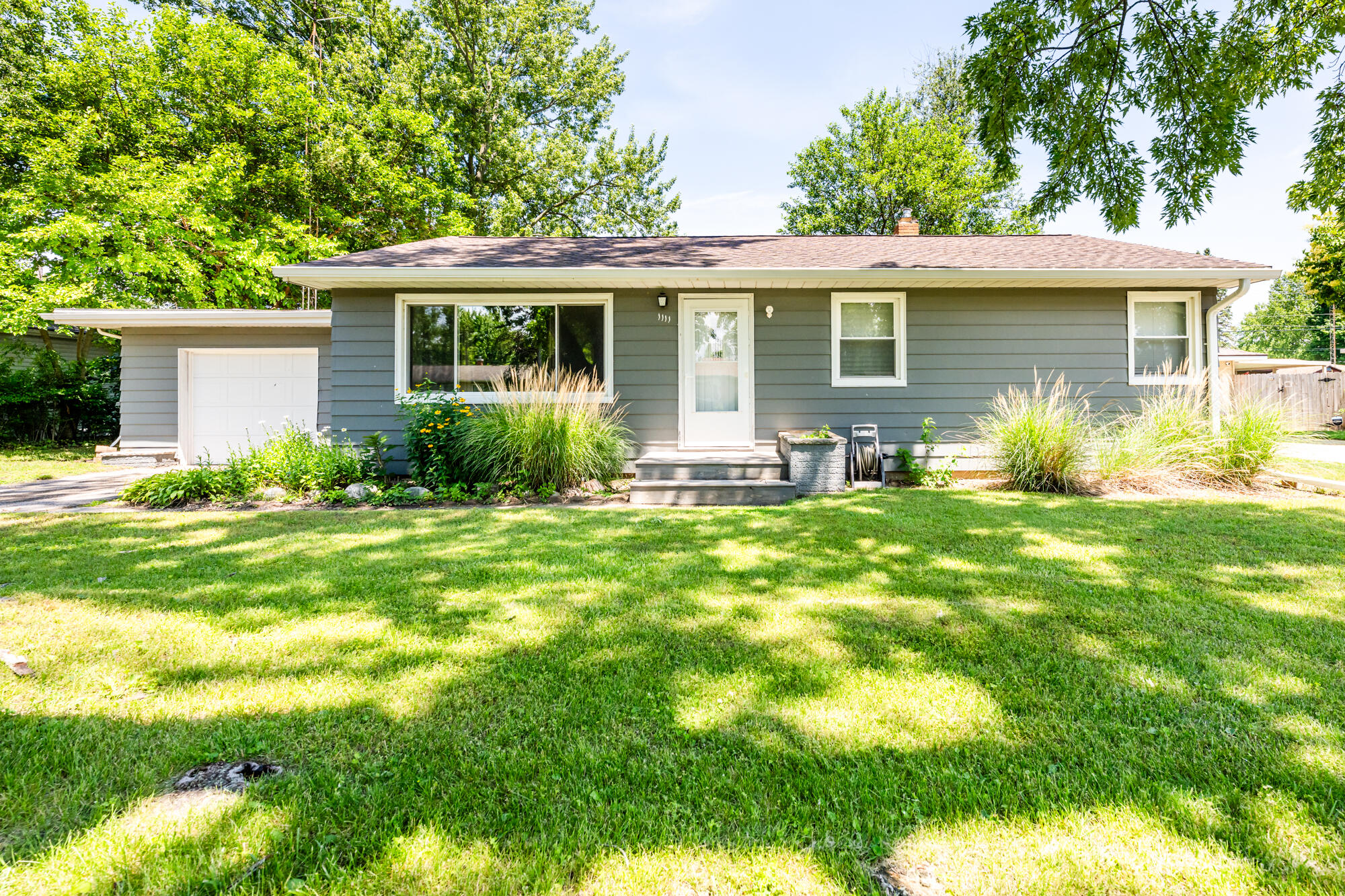 1111 Wedgewood Road St. Joseph, MI 49085 - Photo 1 of 33 Wedgewood-103