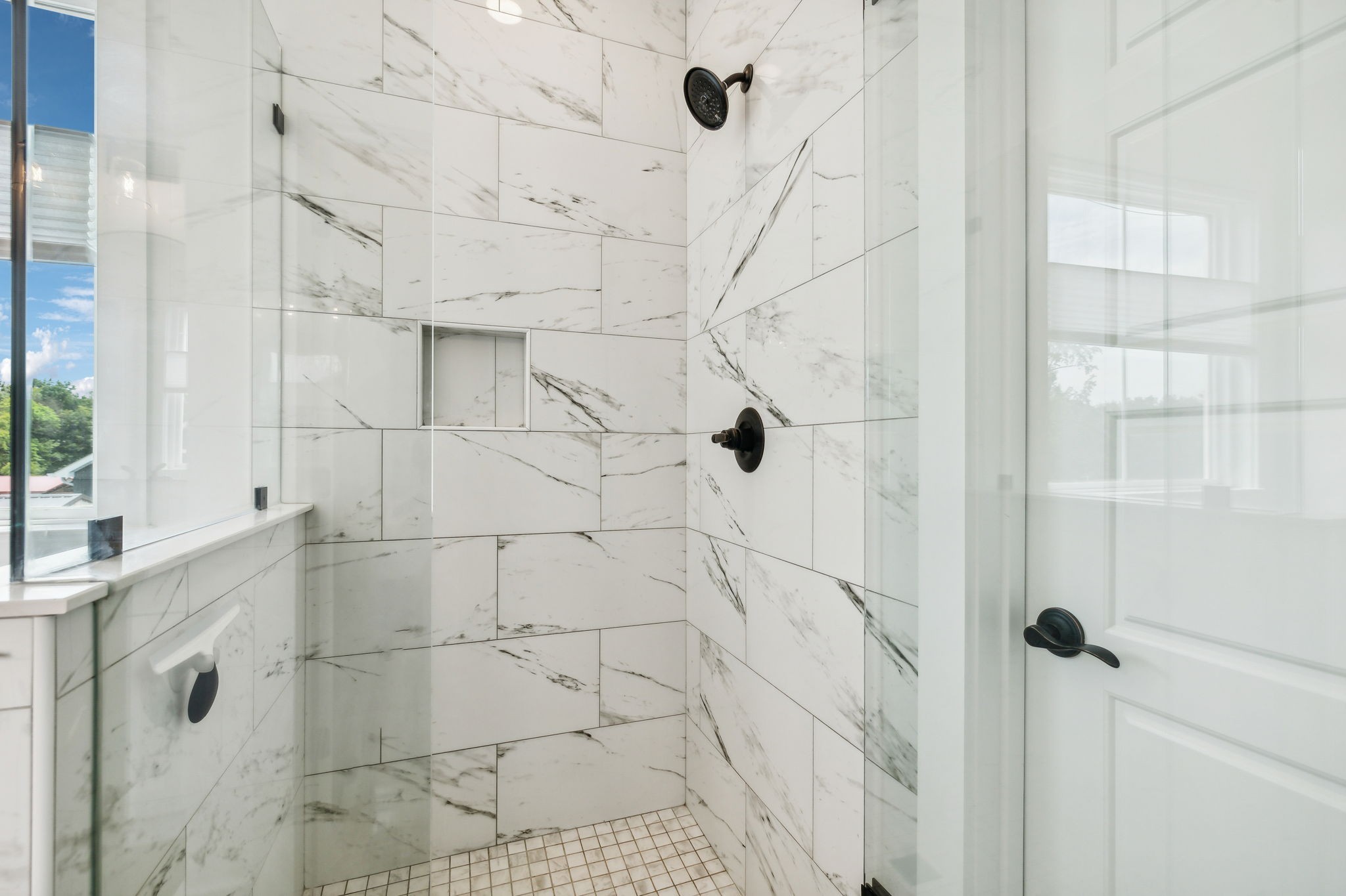 268 Dink Rut Road Portland, TN 37148 - Photo 20 of 40 a bathroom with a shower