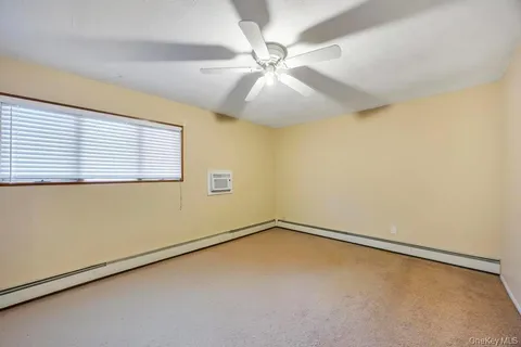 $799,999 | 274 Collington Drive, Ronkonkoma, NY 11779