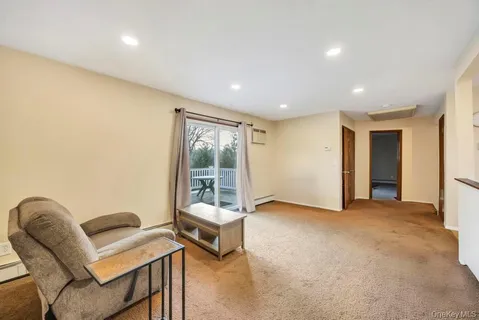 $799,999 | 274 Collington Drive, Ronkonkoma, NY 11779