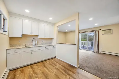 $799,999 | 274 Collington Drive, Ronkonkoma, NY 11779