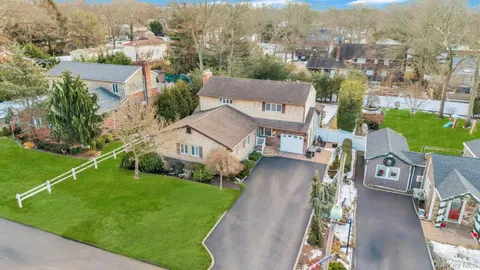 $799,999 | 274 Collington Drive, Ronkonkoma, NY 11779