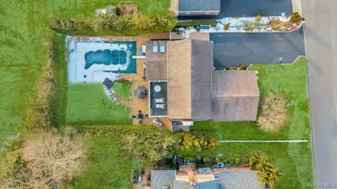 $799,999 | 274 Collington Drive, Ronkonkoma, NY 11779
