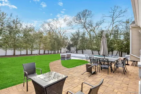 $799,999 | 274 Collington Drive, Ronkonkoma, NY 11779