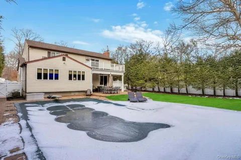 $799,999 | 274 Collington Drive, Ronkonkoma, NY 11779