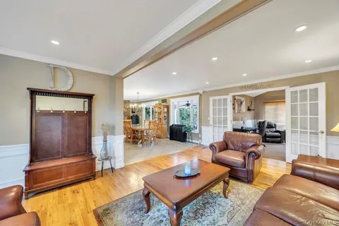 $799,999 | 274 Collington Drive, Ronkonkoma, NY 11779