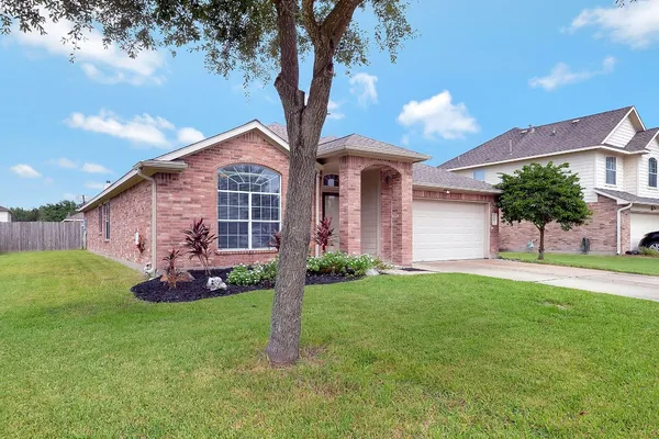 $2,250 | 7307 Shade Court, Pearland, TX 77584