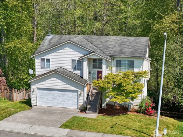 $750,000 | 3203 Lake Drive, Lake Stevens, WA 98258