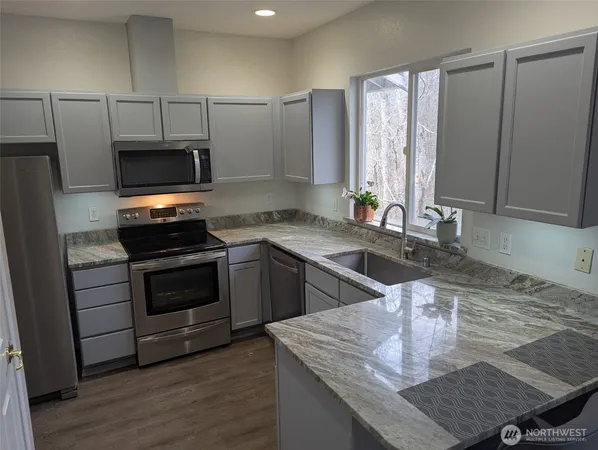 $750,000 | 3203 Lake Drive, Lake Stevens, WA 98258