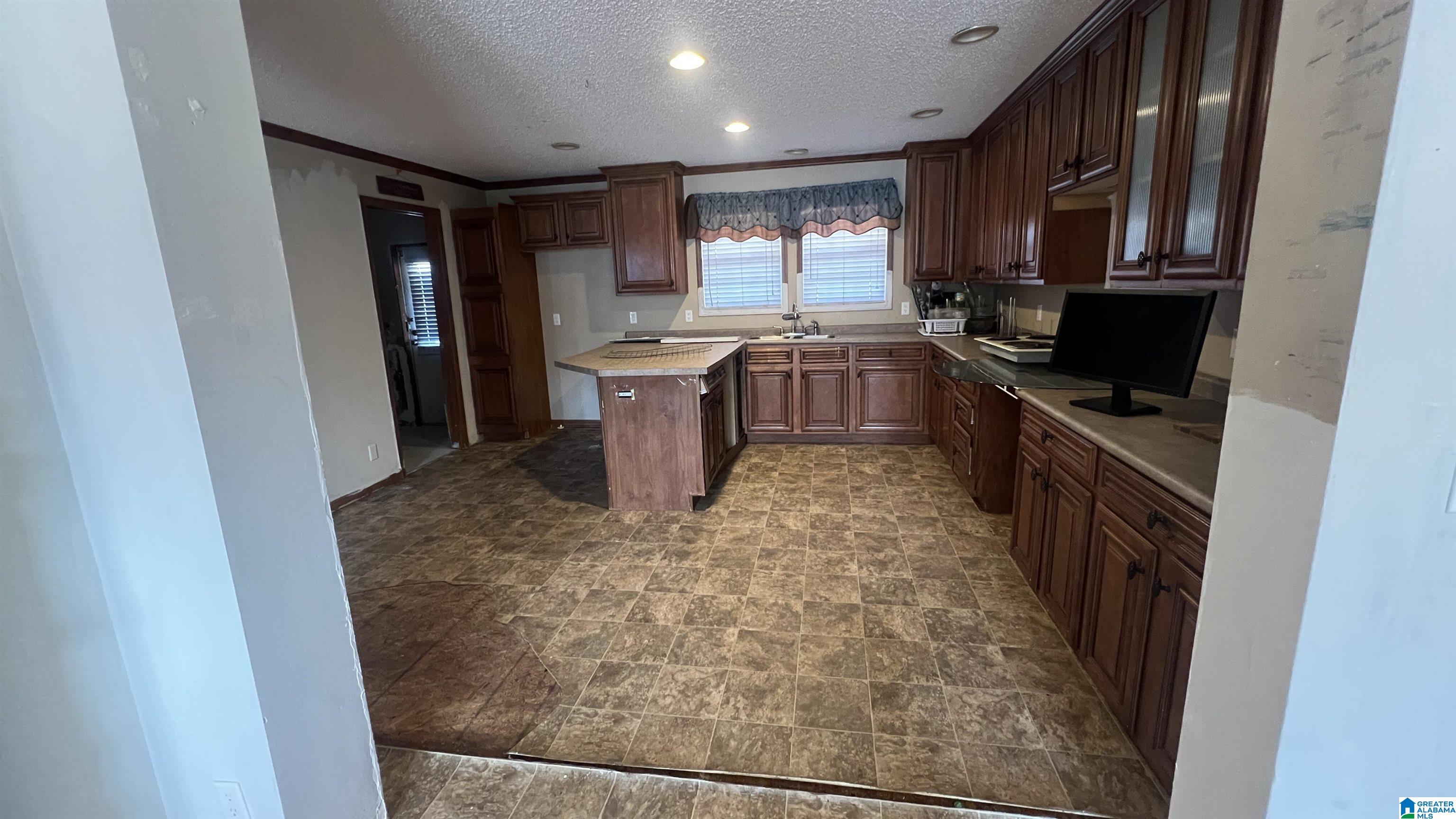 335 Front Street Sylacauga, AL 35150 - Photo 6 of 11