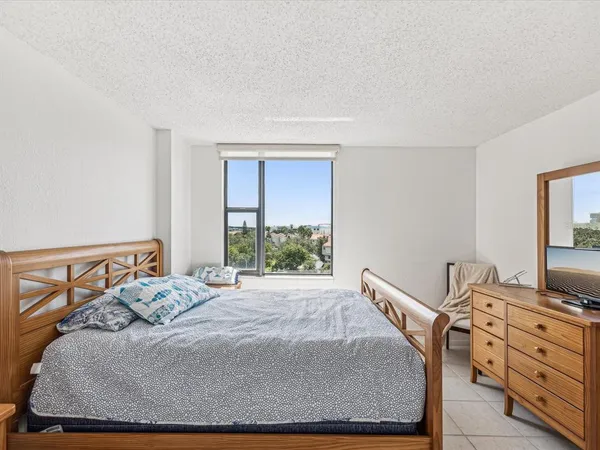 $2,500 | 255 Dolphin Point, Unit 501, Clearwater Beach, FL 33767