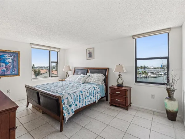 $2,500 | 255 Dolphin Point, Unit 501, Clearwater Beach, FL 33767