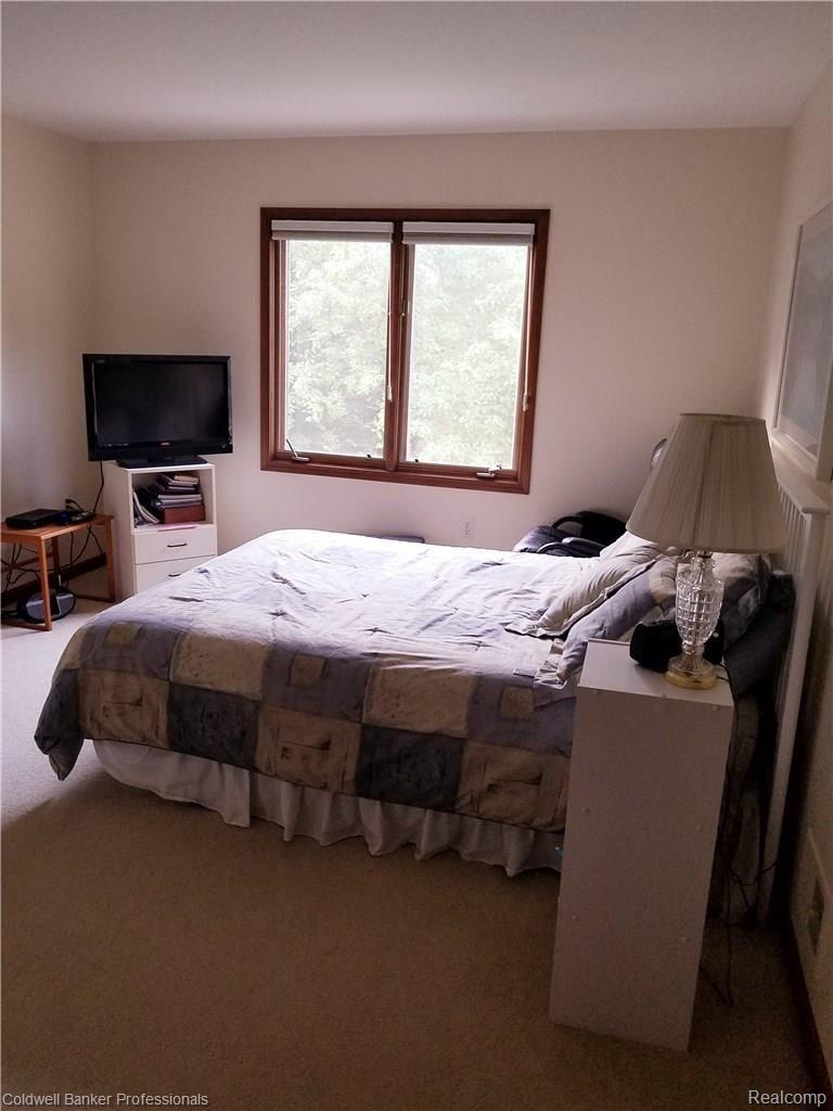1900 Independence Court Rochester, MI 48306 - Photo 17 of 28 Bedroom 2.jpg