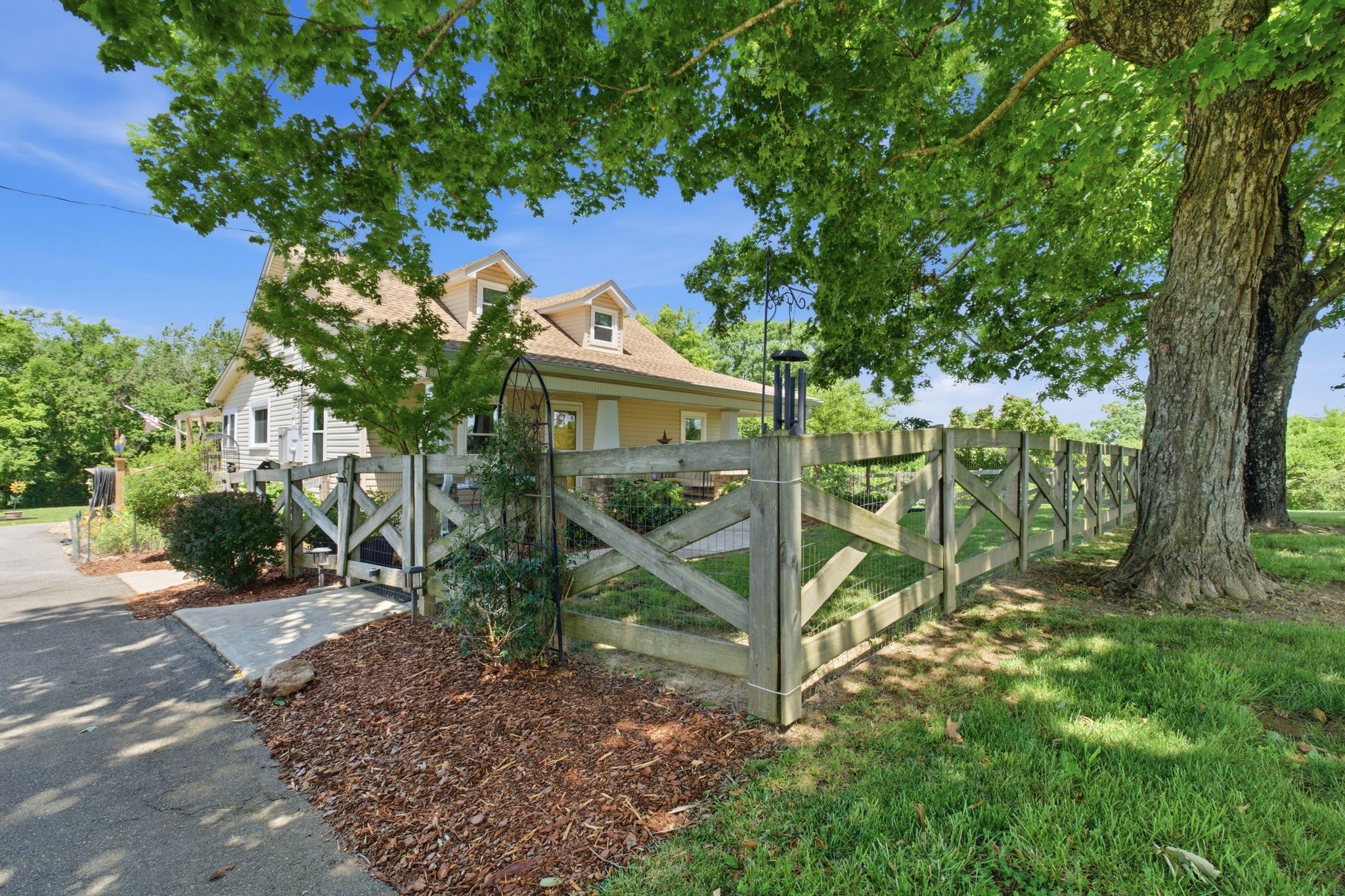 1300 Oak Grove Road Dickson, TN 37055 - Photo 2 of 46