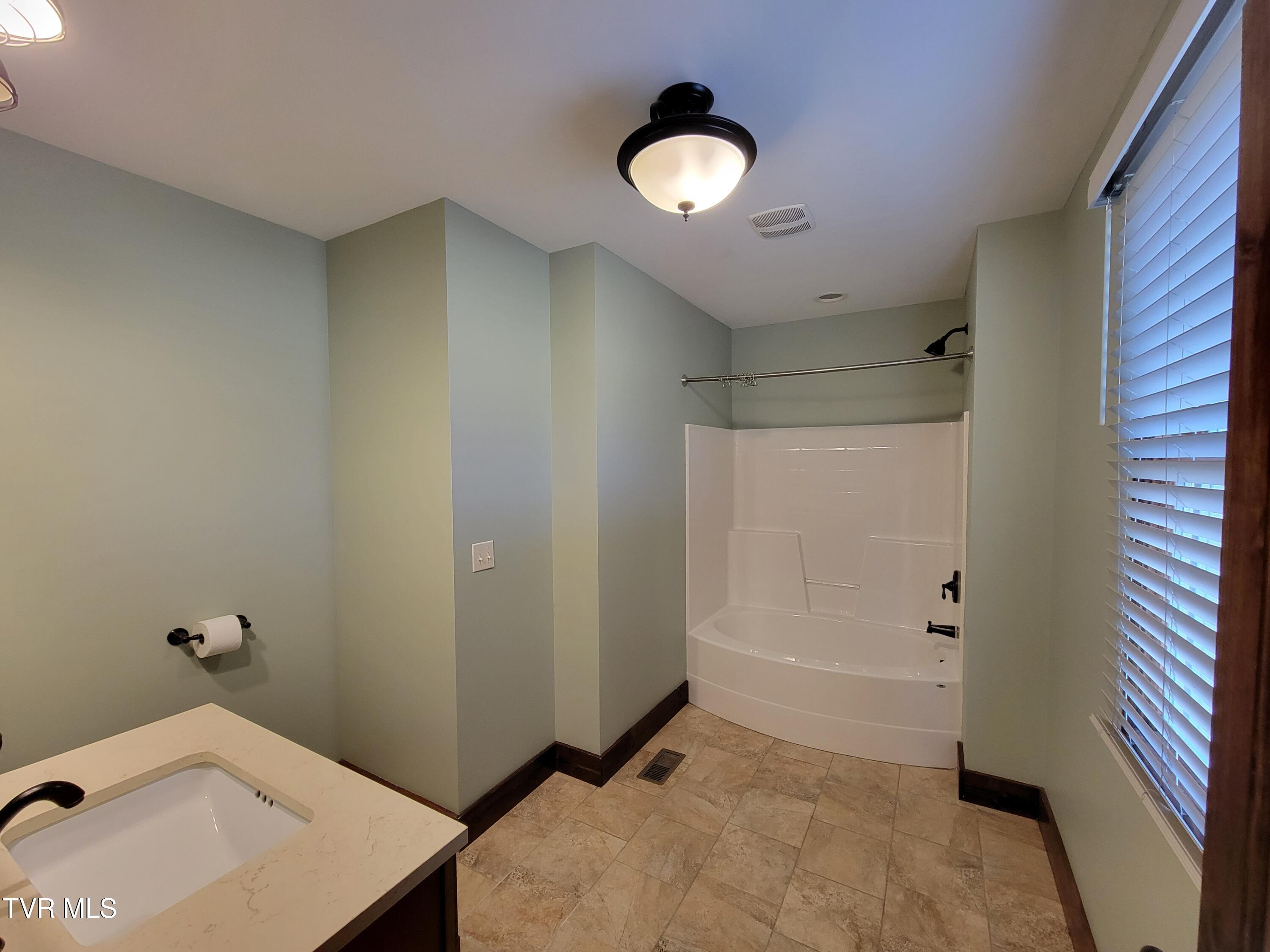 109 Carey Lane, Unit 5 Erwin, TN 37650 - Photo 15 of 22 20221219_142017