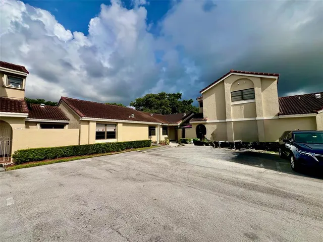 $2,690 | 17034 Northwest 66th Court, Hialeah, FL 33015