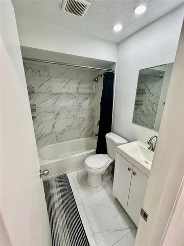 $2,690 | 17034 Northwest 66th Court, Hialeah, FL 33015