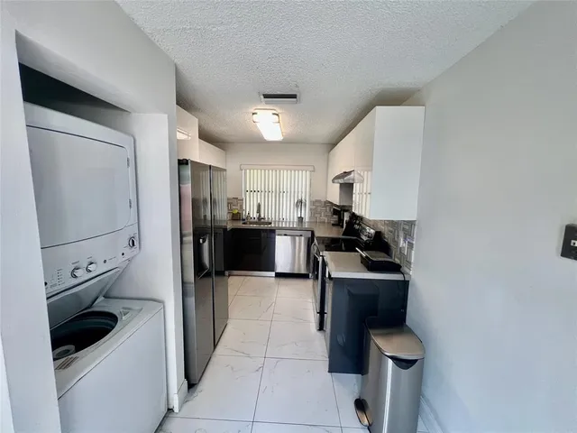 $2,690 | 17034 Northwest 66th Court, Hialeah, FL 33015