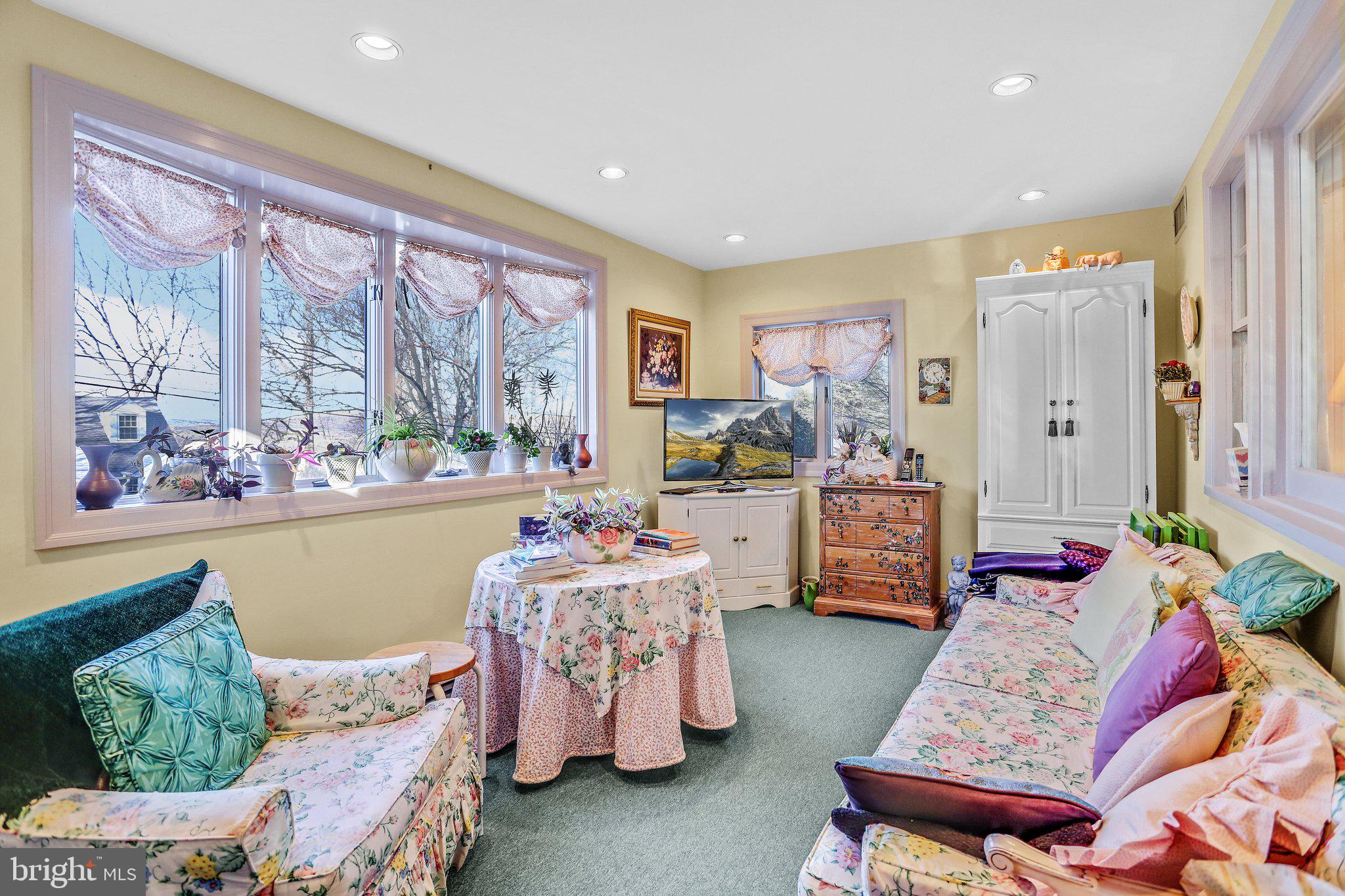 22 Fahnestock Road Malvern, PA 19355 - Photo 8 of 29 Gallery Image 8