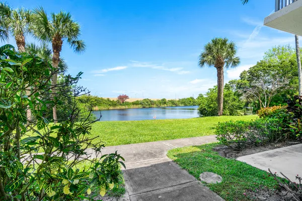 $409,500 | 2052 Alta Meadows Lane, Unit 2212, Delray Beach, FL 33444